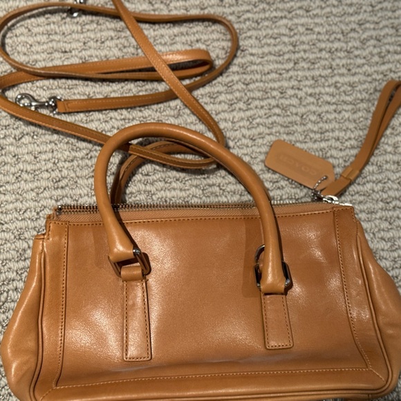 Coach Handbags - Vintage Coach Brown Leather Shoulder Bag